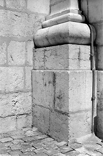 Détail de la façade occidentale. © Jérôme Mongreville / Région Bourgogne-Franche-Comté, Inventaire du patrimoine - 1997