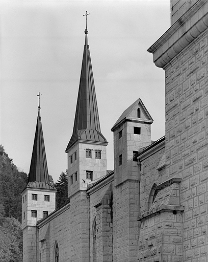 Détail des échauguettes du flanc nord. © Jérôme Mongreville / Région Bourgogne-Franche-Comté, Inventaire du patrimoine - 1997