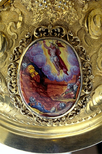 Médaillon du pied : la Résurrection du Christ. © Jérôme Mongreville / Région Bourgogne-Franche-Comté, Inventaire du patrimoine - 1997