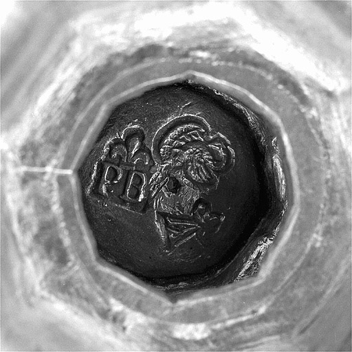 Les poinçons. © Jérôme Mongreville / Région Bourgogne-Franche-Comté, Inventaire du patrimoine - 1997 Les poinçons. © Jérôme Mongreville / Région Bourgogne-Franche-Comté, Inventaire du patrimoine - 1997