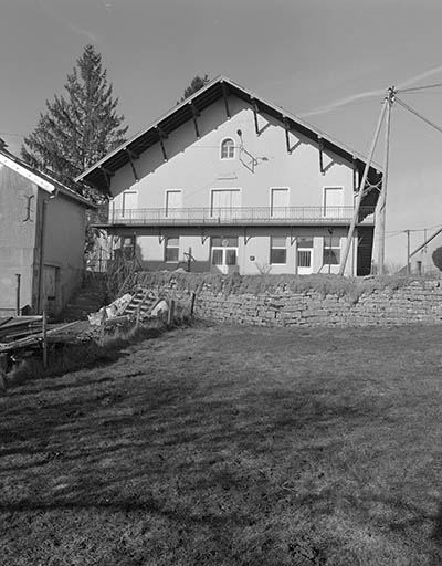 Façade antérieure. © Yves Sancey / Région Bourgogne-Franche-Comté, Inventaire du patrimoine - 1998