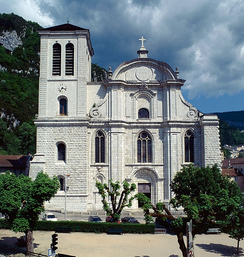 Façade occidentale (vue verticale). © Jérôme Mongreville / Région Bourgogne-Franche-Comté, Inventaire du patrimoine - 1998