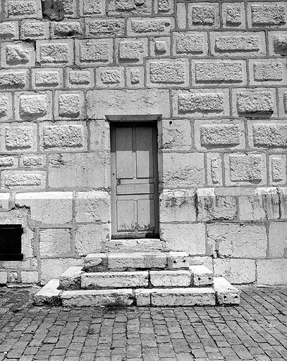 Détail de la porte du bataillard. © Jérôme Mongreville / Région Bourgogne-Franche-Comté, Inventaire du patrimoine - 1998