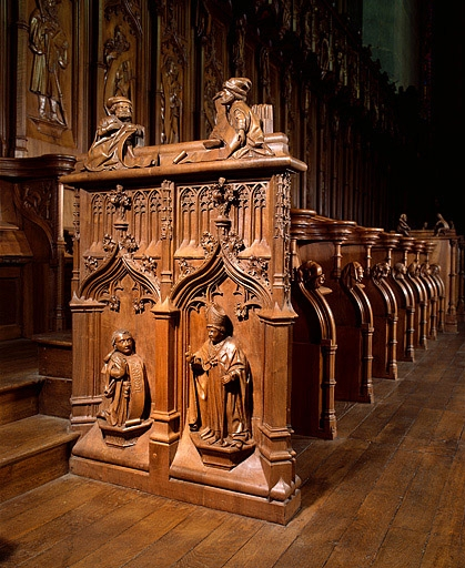 Première jouée basse : Jehan de Vitry présentant son oeuvre à saint Claude. © Jérôme Mongreville / Région Bourgogne-Franche-Comté, Inventaire du patrimoine - 1998