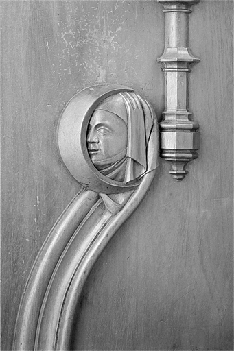 Appui-main à gauche de la première stalle basse. © Jérôme Mongreville / Région Bourgogne-Franche-Comté, Inventaire du patrimoine - 1998