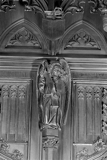 La vingt-deuxième statuette interdorsale. © Jérôme Mongreville / Région Bourgogne-Franche-Comté, Inventaire du patrimoine - 1998