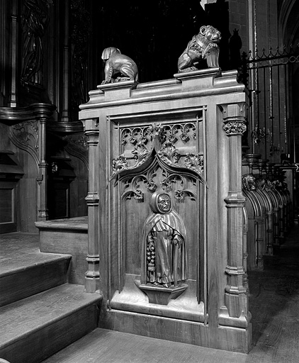 Deuxième jouée basse : moine disant son chapelet. © Jérôme Mongreville / Région Bourgogne-Franche-Comté, Inventaire du patrimoine - 1998