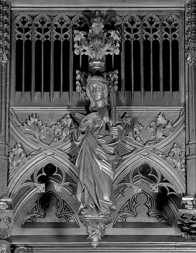 Vue de la dix-septième statuette du dais : sainte martyre. © Jérôme Mongreville / Région Bourgogne-Franche-Comté, Inventaire du patrimoine - 1998