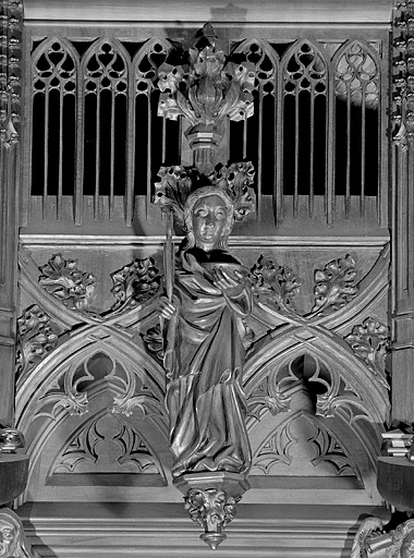 Vue de la treizième statuette du dais : sainte Lucie ou sainte Agathe. © Jérôme Mongreville / Région Bourgogne-Franche-Comté, Inventaire du patrimoine - 1998