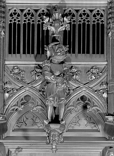 Vue de la quatrième statuette du dais : saint en armure. © Jérôme Mongreville / Région Bourgogne-Franche-Comté, Inventaire du patrimoine - 1998