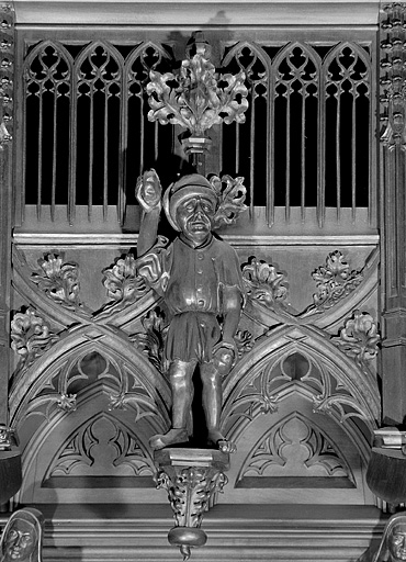 Vue de la huitième statuette du dais : bourreau lapidant. © Jérôme Mongreville / Région Bourgogne-Franche-Comté, Inventaire du patrimoine - 1998