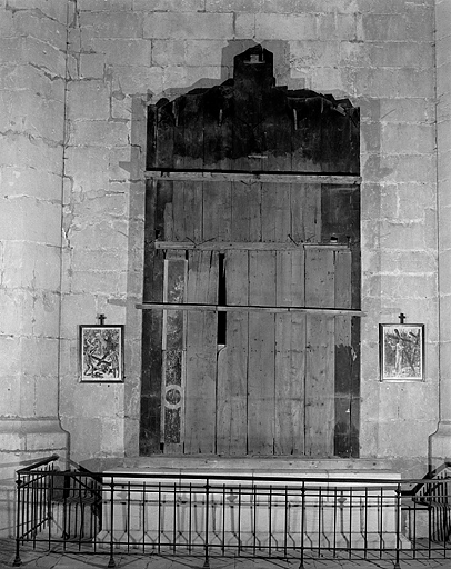 Vue du bâti du retable, pendant sa restauration en 1999. © Jérôme Mongreville / Région Bourgogne-Franche-Comté, Inventaire du patrimoine - 1998