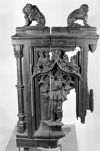 Troisième jouée basse : moine jardinier, brûlée. © Jérôme Mongreville / Région Bourgogne-Franche-Comté, Inventaire du patrimoine - 1998