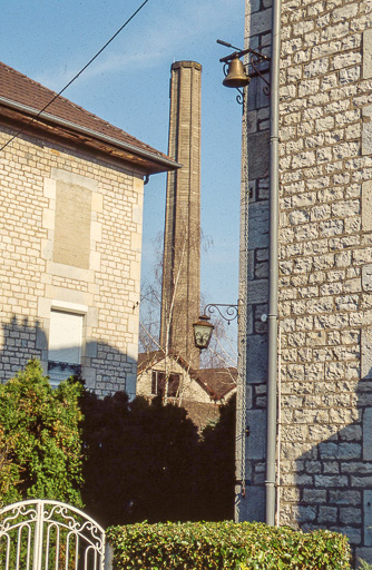 Bureaux, logements et cheminée. © Yves Sancey / Région Bourgogne-Franche-Comté, Inventaire du patrimoine - 1999