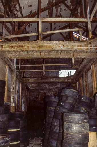 Intérieur d'un magasin industriel. © Yves Sancey / Région Bourgogne-Franche-Comté, Inventaire du patrimoine - 1999