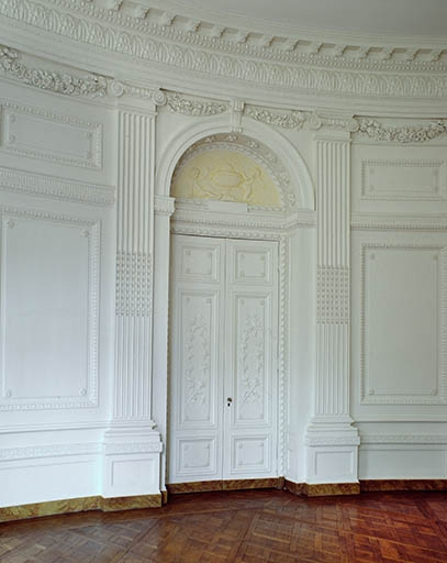 Intérieur : le salon ovale, détail des lambris. © Jérôme Mongreville / Région Bourgogne-Franche-Comté, Inventaire du patrimoine - 1999