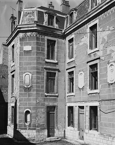 Logis droit : extrémité gauche. © Jérôme Mongreville / Région Bourgogne-Franche-Comté, Inventaire du patrimoine - 1999
