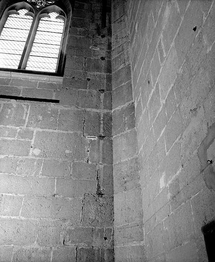 Détail du parement du collatéral nord : couture à hauteur de la huitième travée. © Jérôme Mongreville / Région Bourgogne-Franche-Comté, Inventaire du patrimoine - 1999