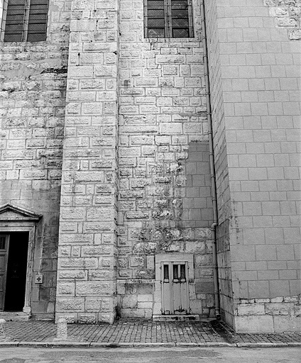 Détail du flanc sud : couture à hauteur de la sixième travée. © Jérôme Mongreville / Région Bourgogne-Franche-Comté, Inventaire du patrimoine - 1999