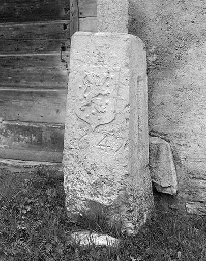 Borne frontalière de 1649. © Yves Sancey / Région Bourgogne-Franche-Comté, Inventaire du patrimoine - 1999