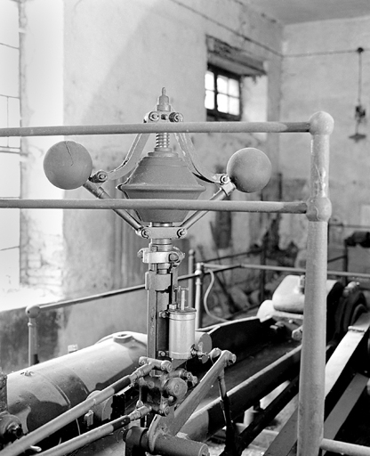 Régulateur à boules. © Yves Sancey / Région Bourgogne-Franche-Comté, Inventaire du patrimoine - 1999