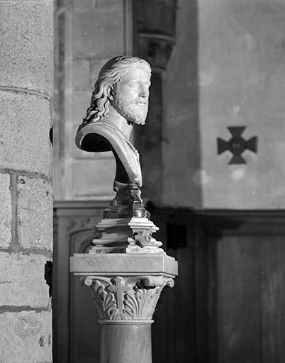 Buste : vue de trois quart gauche. © Yves Sancey / Région Bourgogne-Franche-Comté, Inventaire du patrimoine - 2000