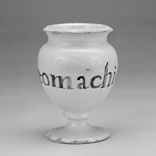 Vue d'un pot à onguent. © Jérôme Mongreville / Région Bourgogne-Franche-Comté, Inventaire du patrimoine - 2000