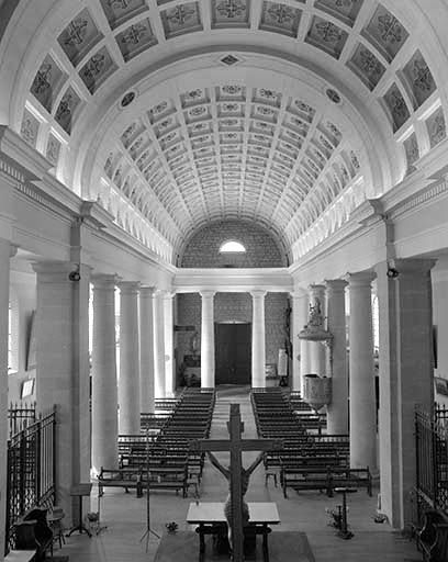 Le vaisseau central vu depuis le déambulatoire. © Jérôme Mongreville / Région Bourgogne-Franche-Comté, Inventaire du patrimoine - 2000 Le vaisseau central vu depuis le déambulatoire. © Jérôme Mongreville / Région Bourgogne-Franche-Comté, Inventaire du patrimoine - 2000