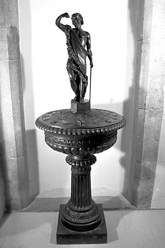 Vue générale, couvercle fermé. © Jérôme Mongreville / Région Bourgogne-Franche-Comté, Inventaire du patrimoine - 2000 Vue générale, couvercle fermé. © Jérôme Mongreville / Région Bourgogne-Franche-Comté, Inventaire du patrimoine - 2000