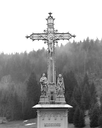 Partie supérieure. © Jérôme Mongreville / Région Bourgogne-Franche-Comté, Inventaire du patrimoine - 2000 Partie supérieure. © Jérôme Mongreville / Région Bourgogne-Franche-Comté, Inventaire du patrimoine - 2000