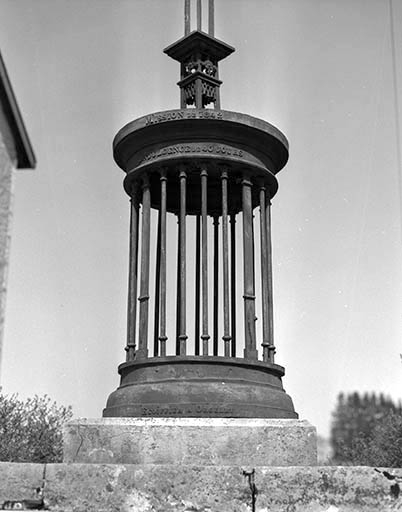 Détail de la partie inférieure. © Jérôme Mongreville / Région Bourgogne-Franche-Comté, Inventaire du patrimoine - 2000