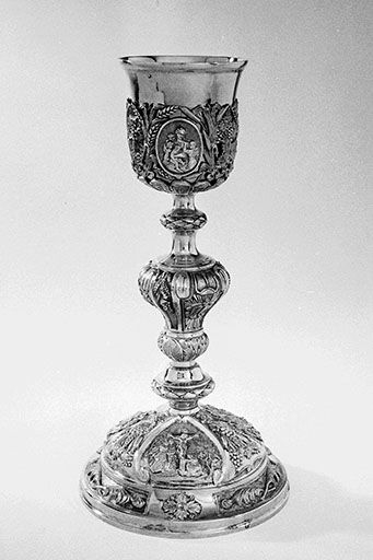 Détail : le calice. © Jérôme Mongreville / Région Bourgogne-Franche-Comté, Inventaire du patrimoine - 2000