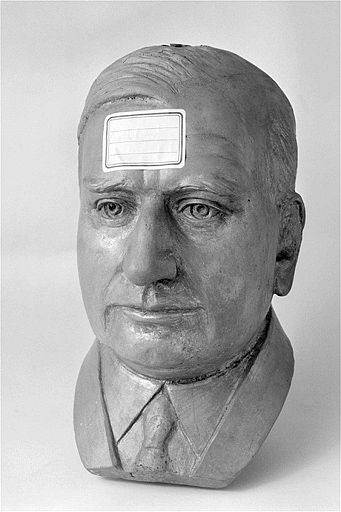 Benito Mussolini (?). Identification portée sur l'étiquette. © Jérôme Mongreville / Région Bourgogne-Franche-Comté, Inventaire du patrimoine - 2000