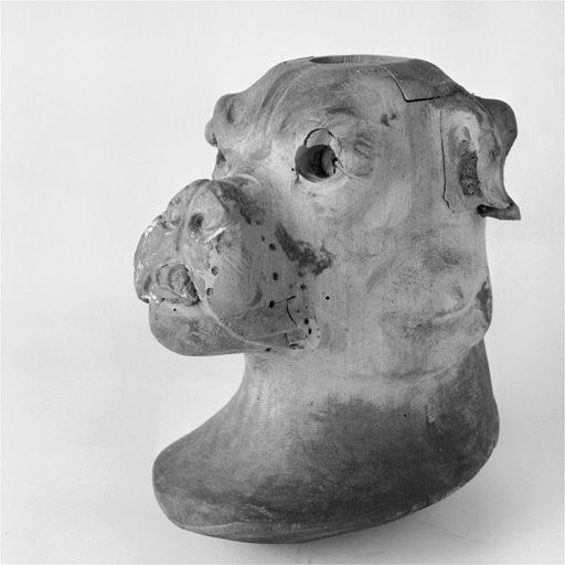 Tête de chien (Boxer ?). © Jérôme Mongreville / Région Bourgogne-Franche-Comté, Inventaire du patrimoine - 2000