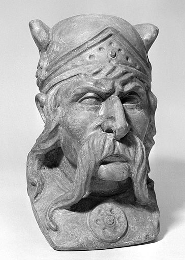 Vercingétorix. Matériau : Zamak sur une âme en bois. Dimensions (en cm) : 24 h, 16 la, 21 pr. © Jérôme Mongreville / Région Bourgogne-Franche-Comté, Inventaire du patrimoine - 2000