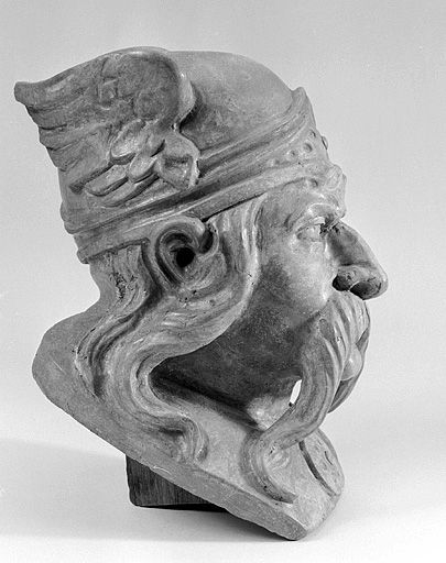 Vercingétorix, vu de profil. Matériau : Zamak sur une âme en bois. Dimensions (en cm) : 24 h, 16 la, 21 pr. © Jérôme Mongreville / Région Bourgogne-Franche-Comté, Inventaire du patrimoine - 2000