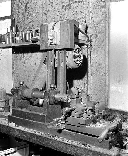 Vue d'ensemble, avec son moteur. © Jérôme Mongreville / Région Bourgogne-Franche-Comté, Inventaire du patrimoine - 2000
