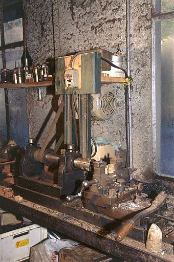 Vue d'ensemble, avec son moteur. © Jérôme Mongreville / Région Bourgogne-Franche-Comté, Inventaire du patrimoine - 2000