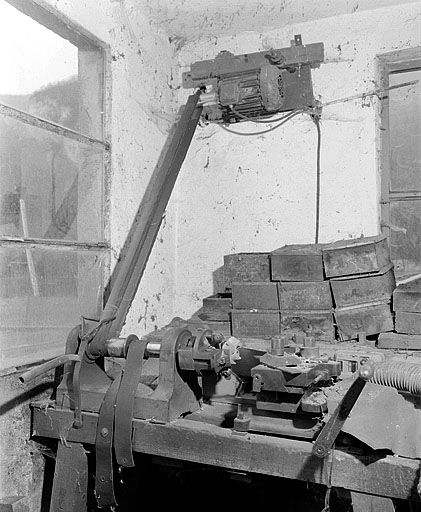 Vue d'ensemble avec son moteur. © Jérôme Mongreville / Région Bourgogne-Franche-Comté, Inventaire du patrimoine - 2000