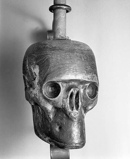 Crâne (tête de mort). © Jérôme Mongreville / Région Bourgogne-Franche-Comté, Inventaire du patrimoine - 2000