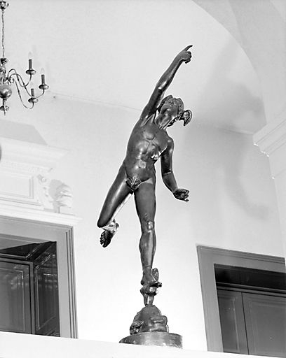 Vue d'ensemble, de trois quarts gauche. © Jérôme Mongreville / Région Bourgogne-Franche-Comté, Inventaire du patrimoine - 2000