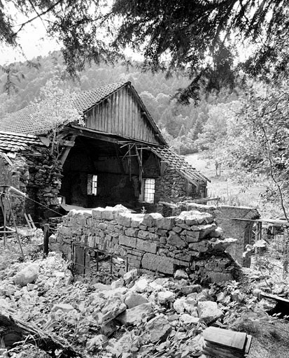 Vestiges de la salle des machines. © Yves Sancey / Région Bourgogne-Franche-Comté, Inventaire du patrimoine - 2000