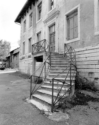Volée droite de l'escalier. © Yves Sancey / Région Bourgogne-Franche-Comté, Inventaire du patrimoine - 2000