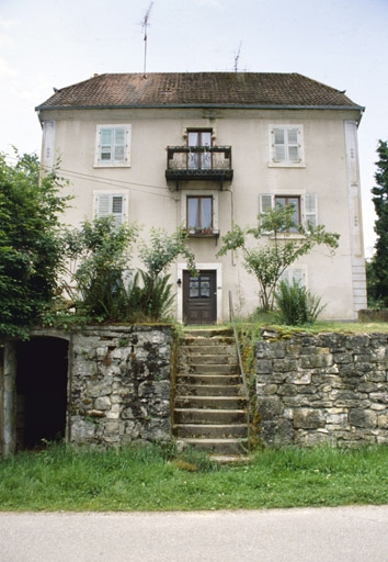 Façade antérieure du logement patronal. © Yves Sancey / Région Bourgogne-Franche-Comté, Inventaire du patrimoine - 2000