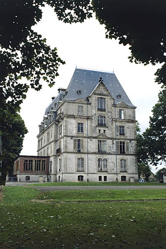 Vue d'ensemble depuis l'ouest. © Yves Sancey / Région Bourgogne-Franche-Comté, Inventaire du patrimoine - 2000
