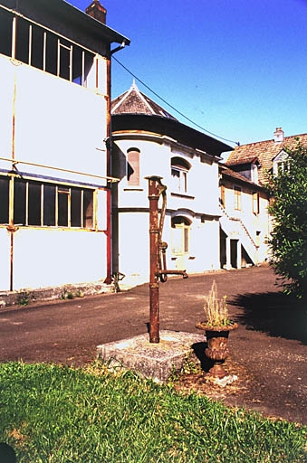 Atelier et logement depuis l'est. © Yves Sancey / Région Bourgogne-Franche-Comté, Inventaire du patrimoine - 2000