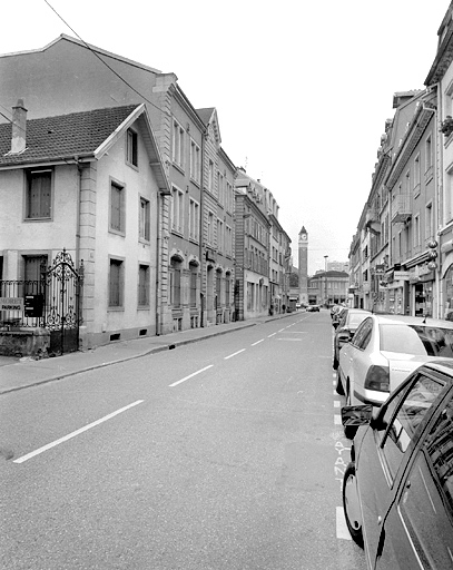 Façades sur rue depuis l'est. © Yves Sancey / Région Bourgogne-Franche-Comté, Inventaire du patrimoine - 2000