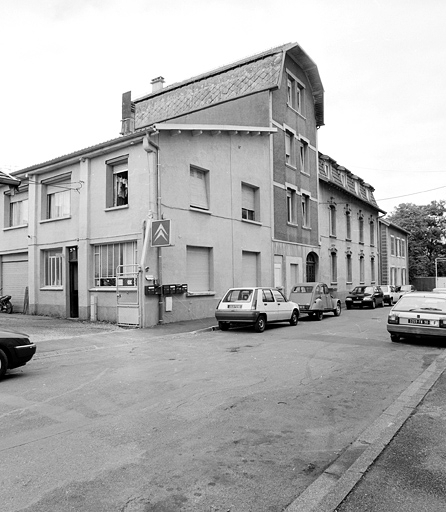 Logement (à gauche). © Yves Sancey / Région Bourgogne-Franche-Comté, Inventaire du patrimoine - 2000