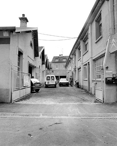 Passage entre l'atelier et le logement. © Yves Sancey / Région Bourgogne-Franche-Comté, Inventaire du patrimoine - 2000