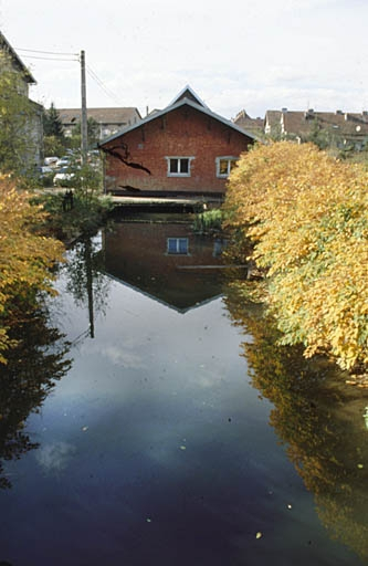 Canal d'amenée. © Yves Sancey / Région Bourgogne-Franche-Comté, Inventaire du patrimoine - 2000 Canal d'amenée. © Yves Sancey / Région Bourgogne-Franche-Comté, Inventaire du patrimoine - 2000